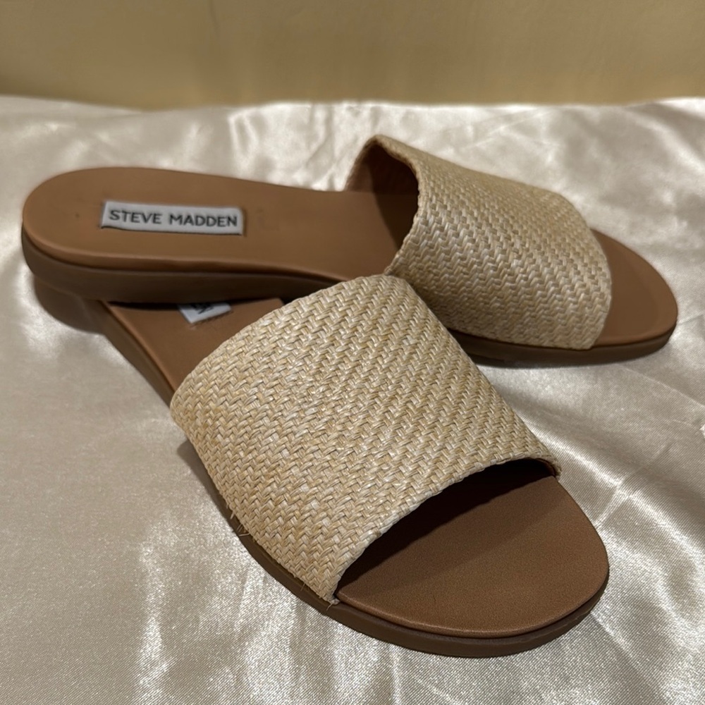 Steve Madden Women's Tan Slide Sandals